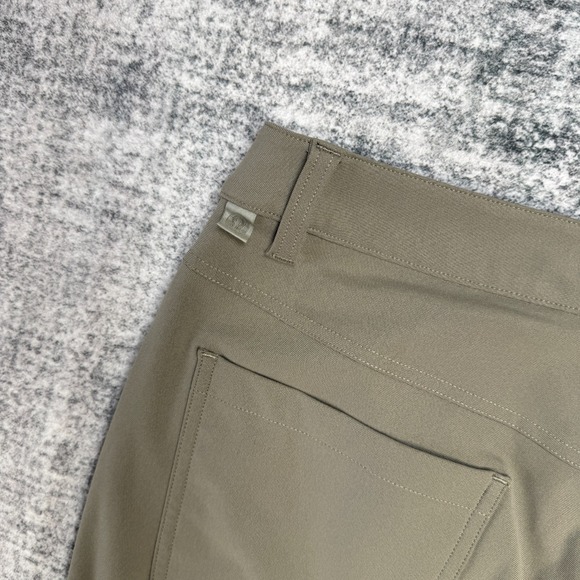 Lululemon ABC Pants Mens 32x32 Taupe Khaki Performance Chino Commute Reflective - Picture 4 of 9